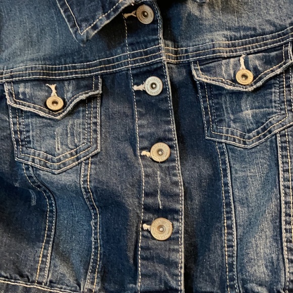 Amethyst jeans Medium and Distressed Jean Short Jean-jacket - Picture 2 of 5